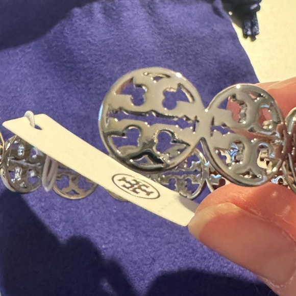 Tory Burch NWT Silver Toned Logo Cuff Bracelet - Picture 8 of 9